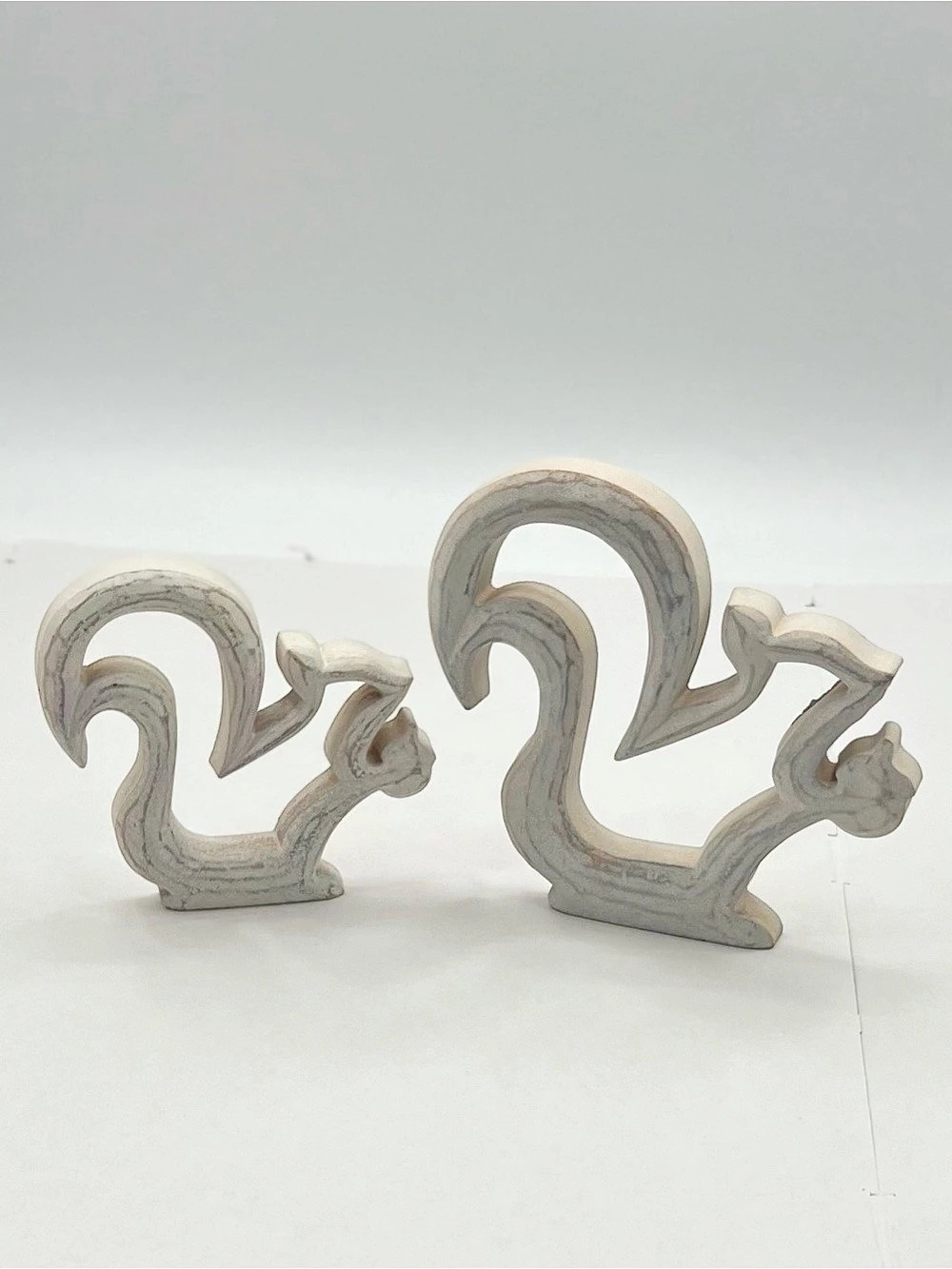 611 Squirrel Decor Sculpture Set in White & Brown